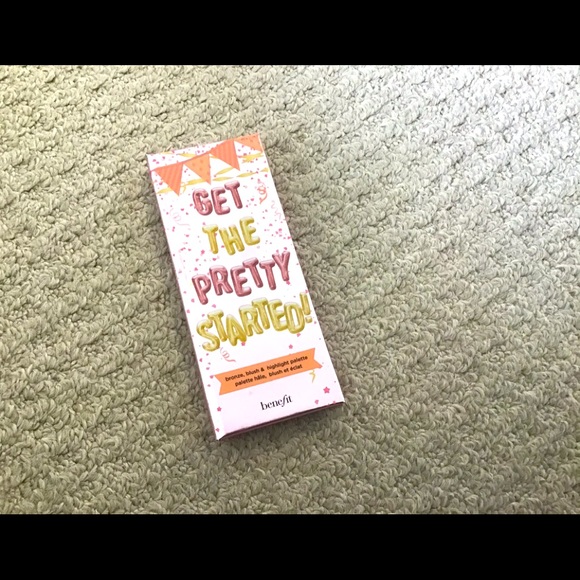 Benefit Face Palette - Picture 1 of 2